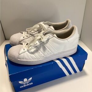 White/white Adidas Superstars-Size 9 US Men